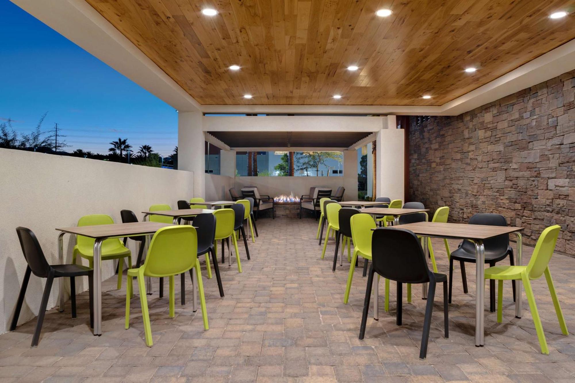 Home2 Suites By Hilton Las Vegas Southwest I-215 Curve Экстерьер фото
